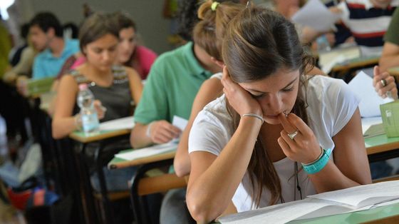 Perché il ministro Valditara vuole rendere tutte le scuole un liceo