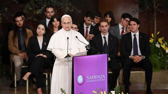 Il Papa all’università La Sapienza: «Non si chiami difesa il riarmo dell’Europa»
