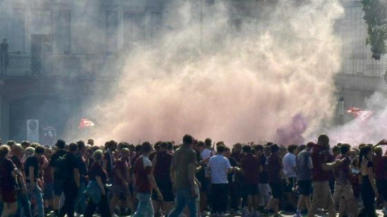 Gli scontri, il tifoso ferito, la protesta ultrà: cosa è successo prima del derby di Torino