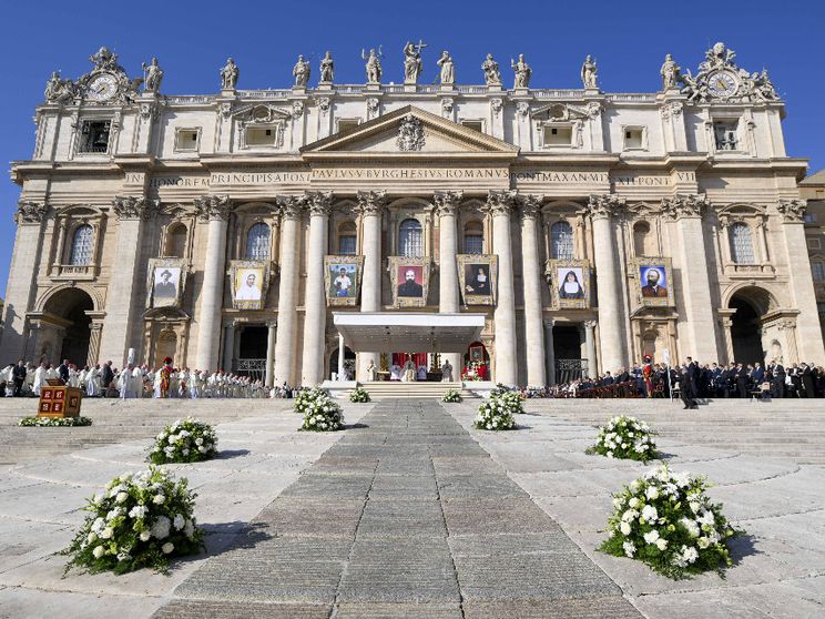 Piazza San Pietro, 19 ottobre 2025: la canonizzazione di Bartolo Longo, Maria Troncatti, Vincenza Maria Poloni e altri quattro nuovi santi