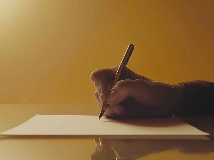 Esperimento: tu, la penna, un foglio. Da quanto tempo non scrivi una lettera?