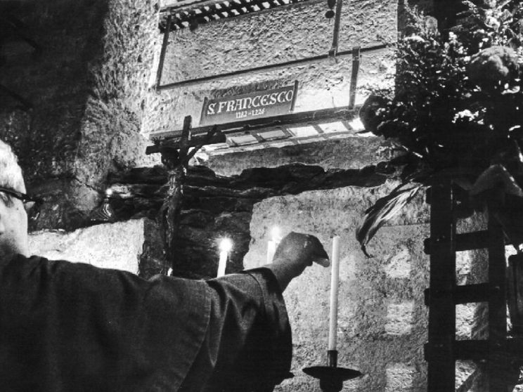 «Il corpo di san Francesco per la prima volta visibile a tutti. Ci dice che la vita è bella se consumata per amore»