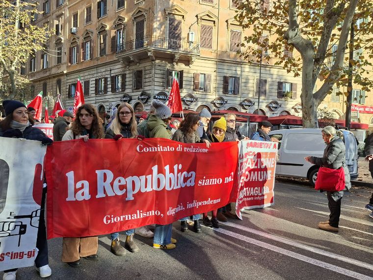 Il futuro dell'informazione e la posta in gioco dietro il riassetto di Gedi