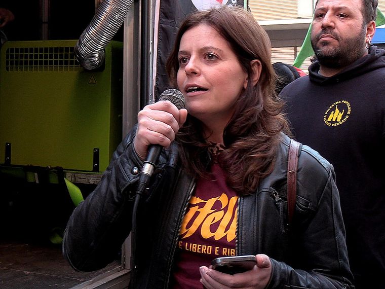 Perché le perquisizioni preventive all'eurodeputata Salis a Roma sono già un caso politico