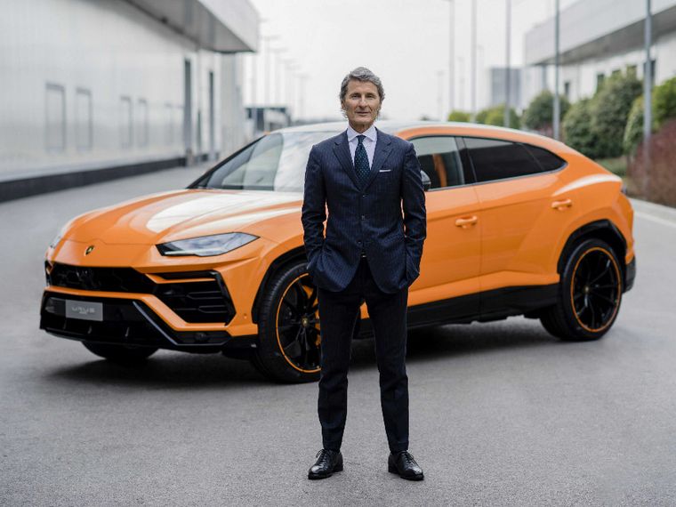 Lamborghini, numeri in crescita. Ma la prima elettrica dovrà attendere