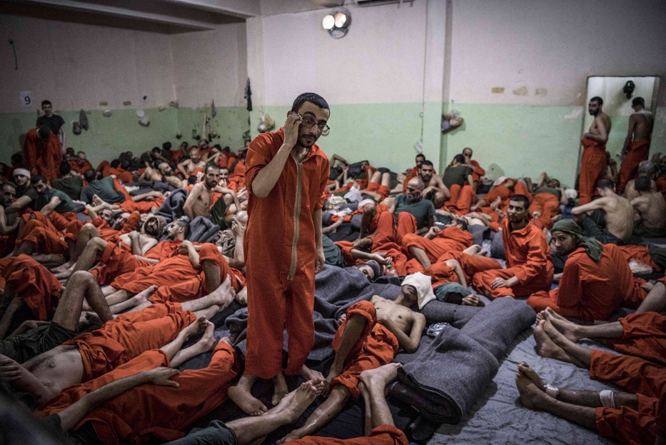 Una cella sovraffollata, in una foto del 2019, nel carcere per jihadisti di Hassaké