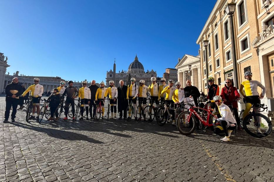 Foto di gruppo a via della Conciliazione