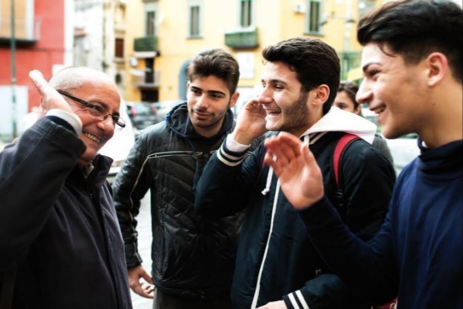 Don Antonio Loffredo e i ragazzi di Napoli