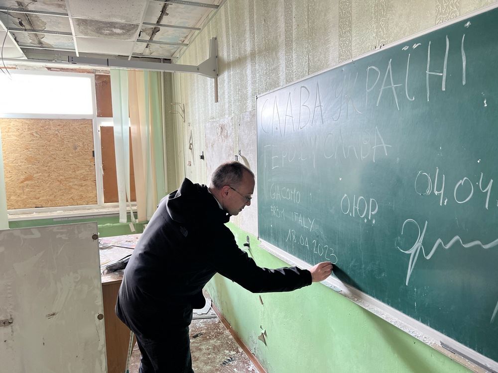 Il liceo bombardato di Tsyrkuny