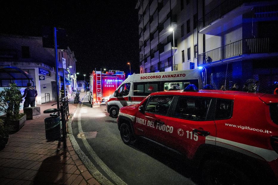 I soccorritori alla stazione di Brandizzo poco dopo la tragedia