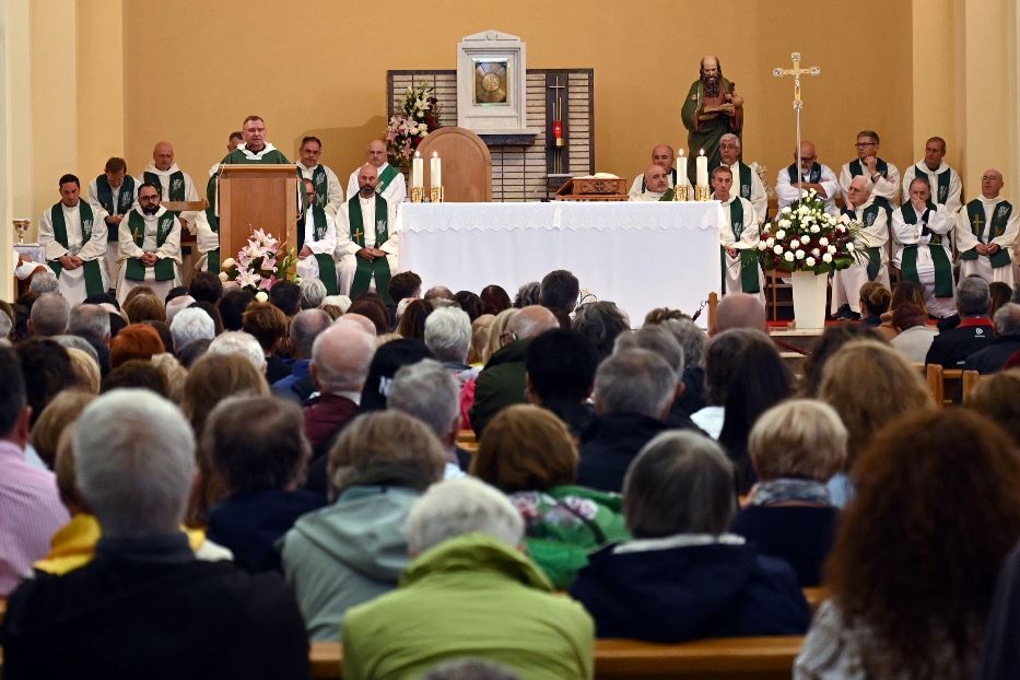 Una celebrazione nella parrocchia di San Giacomo