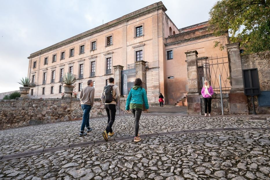 Sulle strade francescane per “Noi camminiamo in Sardegna”: Laconi, verso il Menhir Museum