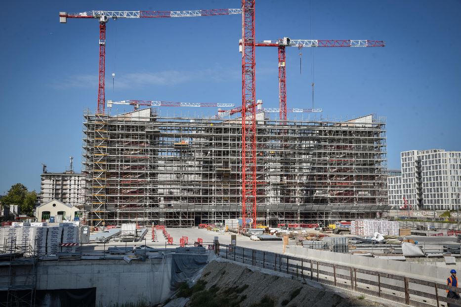 Il cantiere del villaggio olimpico a Milano