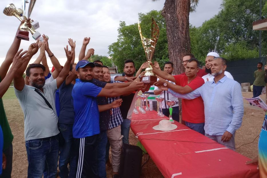 Il momento della premiazione al torneo di cricket a San Canzian d'Isonzo