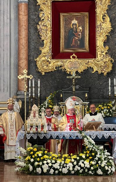 Il cardinale Pietro Parolin nel santuario di Berdychiv per la conclusione del pellegrinaggio nazionale dei cattolici latini dell'Ucraina