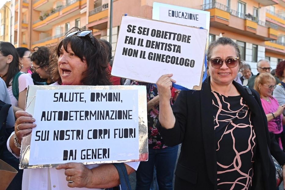 Manifestazione a Torino contro la 'Stanza dell'Ascolto'