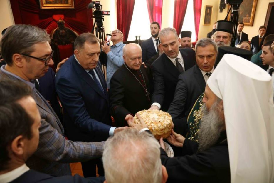 Il futuro cardinale Ladislav Nemet con il patriarca ortodosso serbo Porfirije