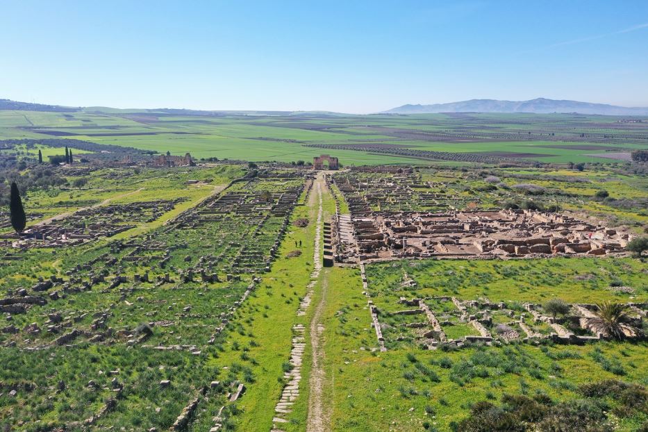 Marocco, sito di Volubilis, vista aerea con il Palazzo Gordien restaurato