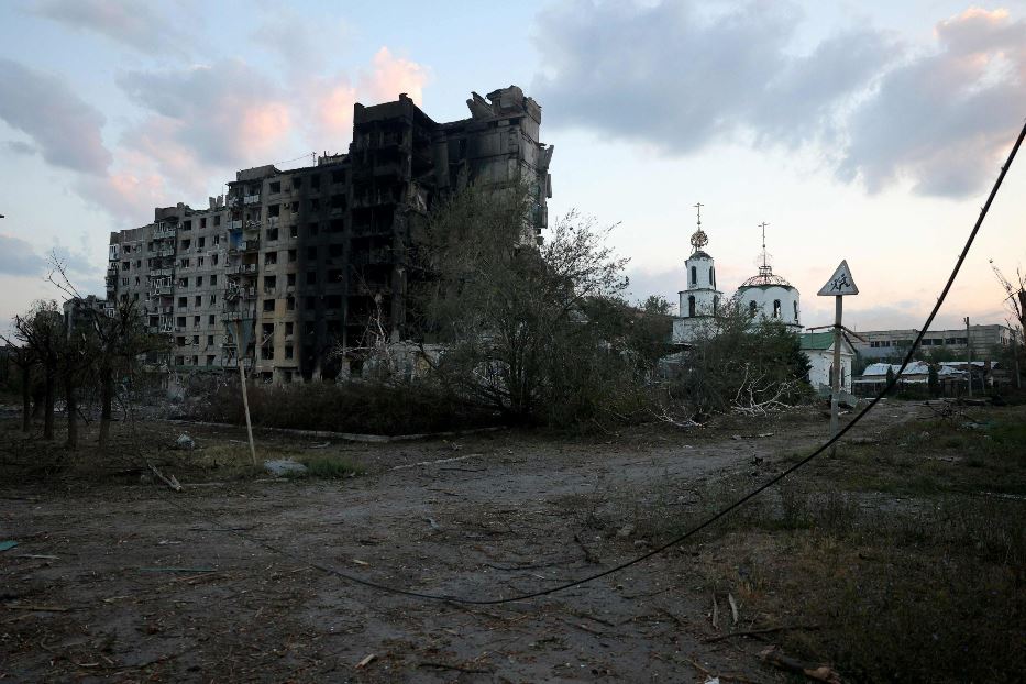 La cittadina di Toretsk devastata dall'esercito russo che si avvicina al centro