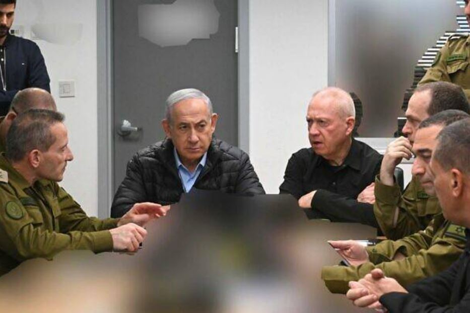 Netanyahu con i generali israeliani