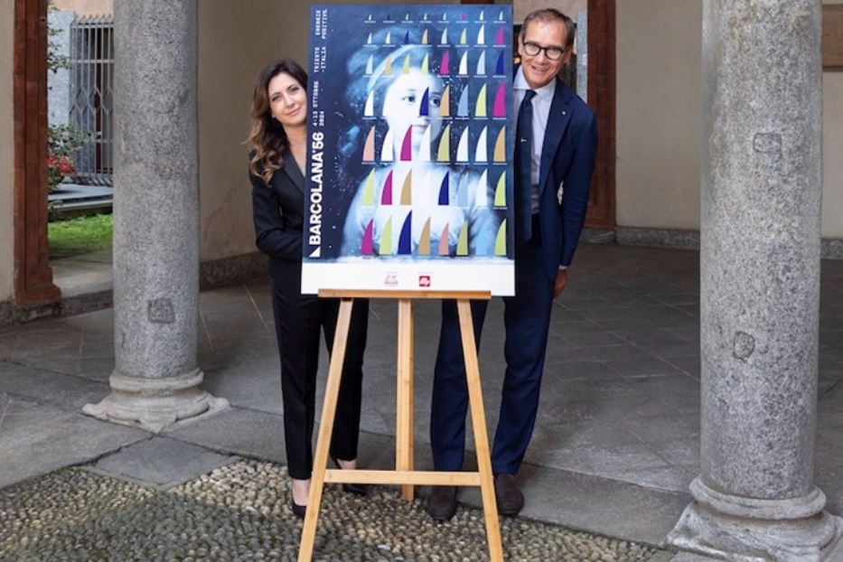 L'Ad di Illycaffè, Cristina Scocchia, e Mitja Gialuz, presidente della Società Velica di Barcola e Grignano, presentano il manifesto della Barcolana 2024 firmato da Stefan Sagmeister