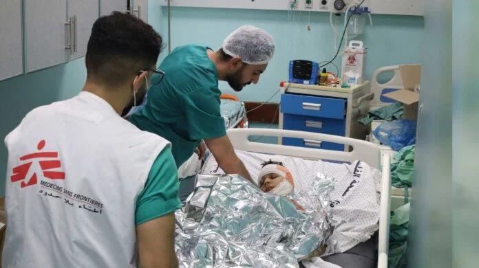 Personale di Msf in un ospedale di Gaza