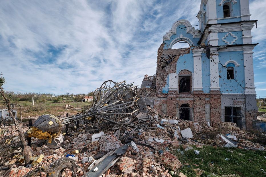 Il santuario colpito dai missili nel villaggio di Bohorodychne nella regione di Donetsk
