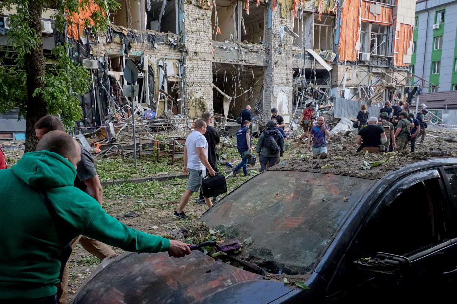 La distruzione dopo un bombardamento russo a Kharkiv negli ultimi giorni