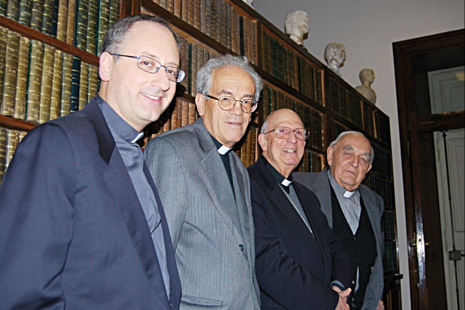 Da sinistra gli ultimi direttori della rivista della Compagnia di Gesù in Italia prima dell'arrivo di padre Nuno da Silva Gonçalves da sinistra i gesuiti italiani Antonio Spadaro, GianPaolo Salvini, Bartolomeo Sorge e Roberto Tucci