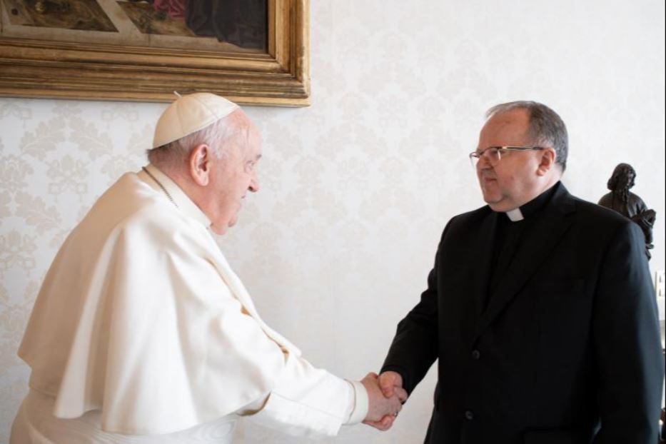 Da sinistra papa Francesco con il presidente del Pontifcio Comitato di Scienze Storiche Marek Inglot