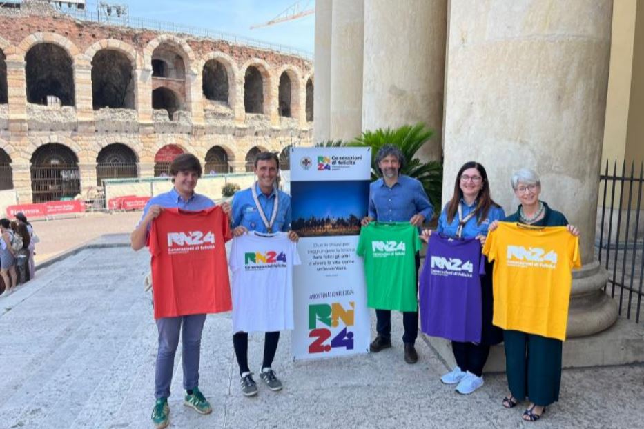 Jacopo Buffolo, assessore alle Politiche giovanili di Verona, insieme a Francesco Scoppola, presidente del Comitato nazionale Agesci,Damiano Tommasi, sindacodi Verona, Roberta Vinci del Comitato nazionale Agescie Stefania Zivelonghi, assessore Sicurezza