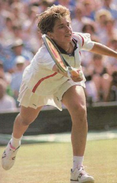 Laura Golarsa nel 1989 in azione ad Wimbledon