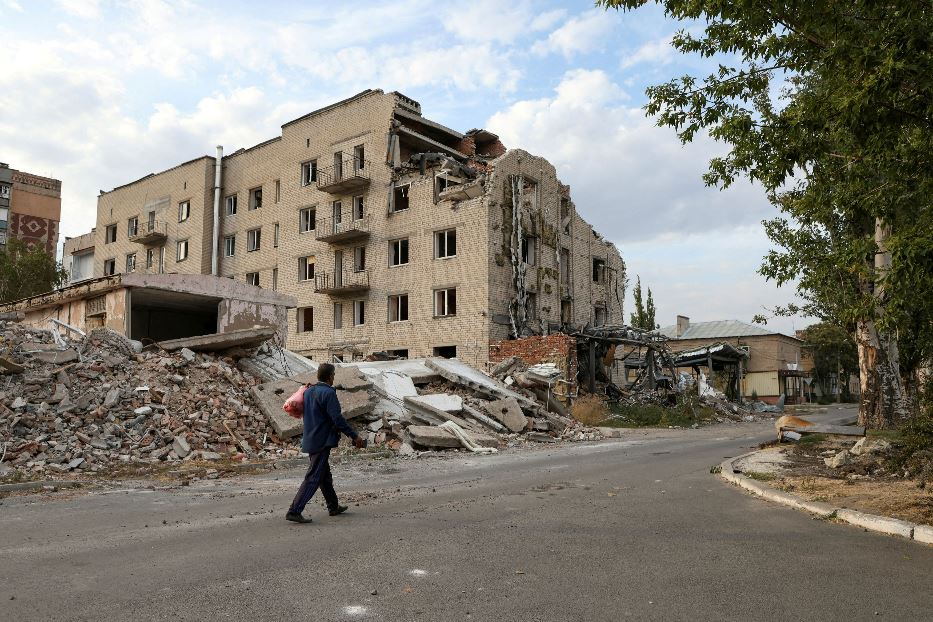 Un edificio bombardato dai russi nella città di Pokrovsk nella regione di Donetsk