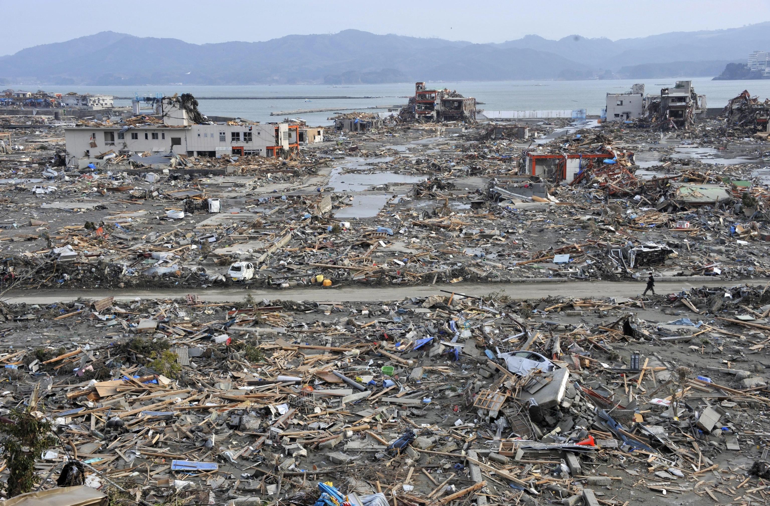 La desolazione sulla costa indonesiana