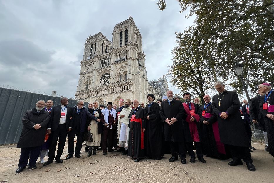 Davanti alla Cattedrale di Notre-Dame i leader religiosi per la conclusione dell'incontro internazionale per la pace promosso a Parigi dalla Comunità di Sant'Egidio