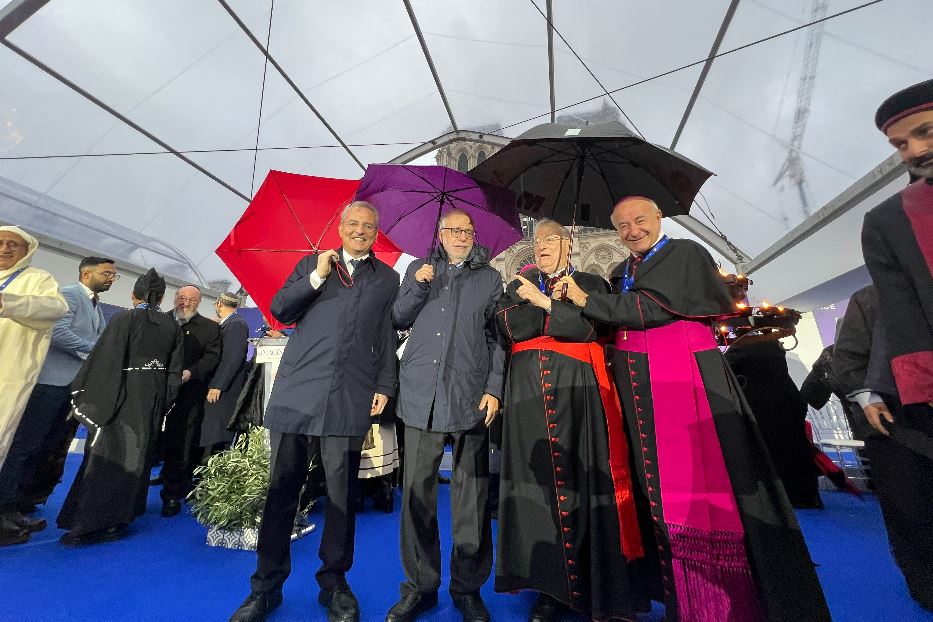 Marco Impagliazzo, Andrea Riccardi, il cardinale Gualtiero Bassetti e l'arcivescovo Vincenzo Paglia al termine dell'incontro per la pace a Parigi