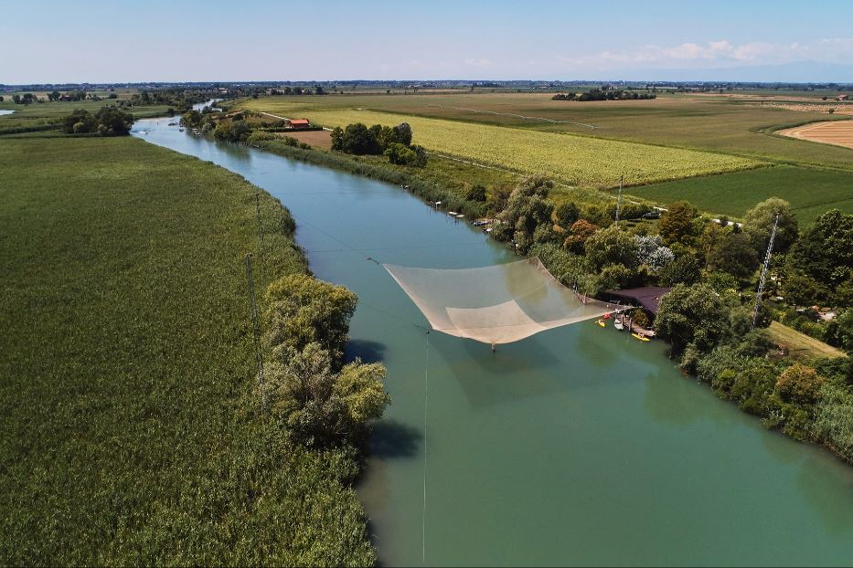 La Bilancia di Bepi che si affaccia sul fiume Stella, vista dall'alto