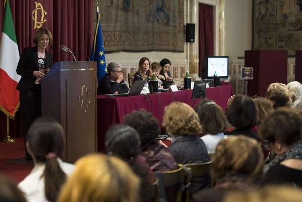 Il ministro Beatrice Lorenzin interviene al convegno a Montecitorio sull'utero in affitto (Ansa)