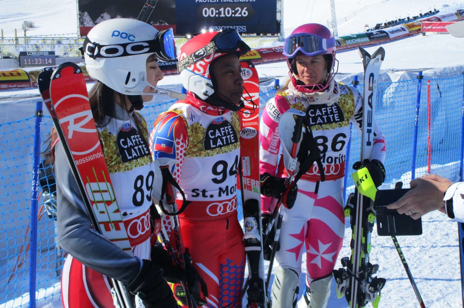 Da sinistra a destra: la slalomista libanese Letitia El Khoury, l’haitiana Celine Marti e la maltese Elise Pellegrin.