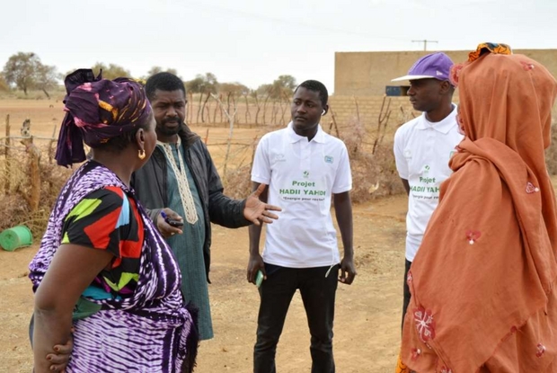 Chi parte e chi resta. La Regione di Matam è uno dei tre bacini più grandi di emigrazione in Senegal. A partire sono soprattutto gli uomini, quasi il 99%. Con chi resta, donne e ragazzi, gli operatori di Green Cross pianificano gli interventi sul terreno. - 