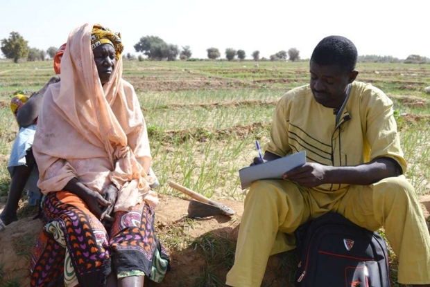 Produzioni a rischio. La produzione agricola locale in Senegal è spesso  incostante: in alcuni anni cala anche del 50/60%. Il suolo è soggetto a progressivo  impoverimento a causa dei cambiamenti climatici, della desertificazione, della  contrazione della stagione delle piogge. Con i beneficiari Green Cross mette in atto  sistemi per fare fronte a questa emergenza. - 