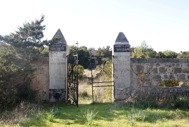 Silvia Camporesi, "Planasia (il cimitero dei carcerati)", 2014 - 