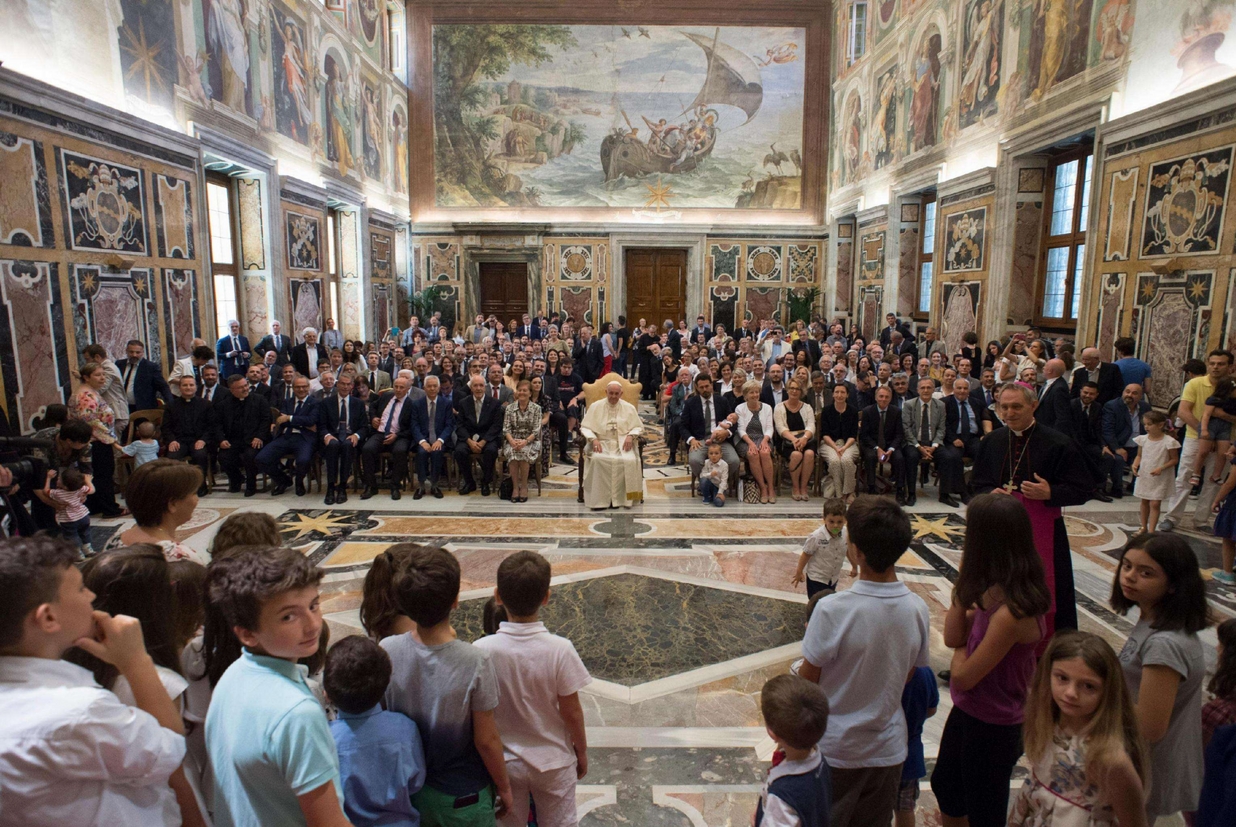 Il Papa La Famiglia E Solo Quella Tra Uomo E Donna