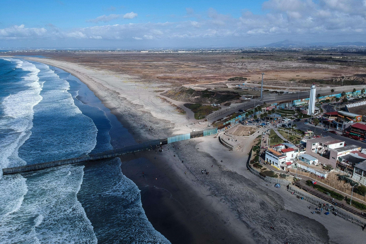 La barriera di confine tra Stati Uniti e Messico a Tijuana (Ansa) - 