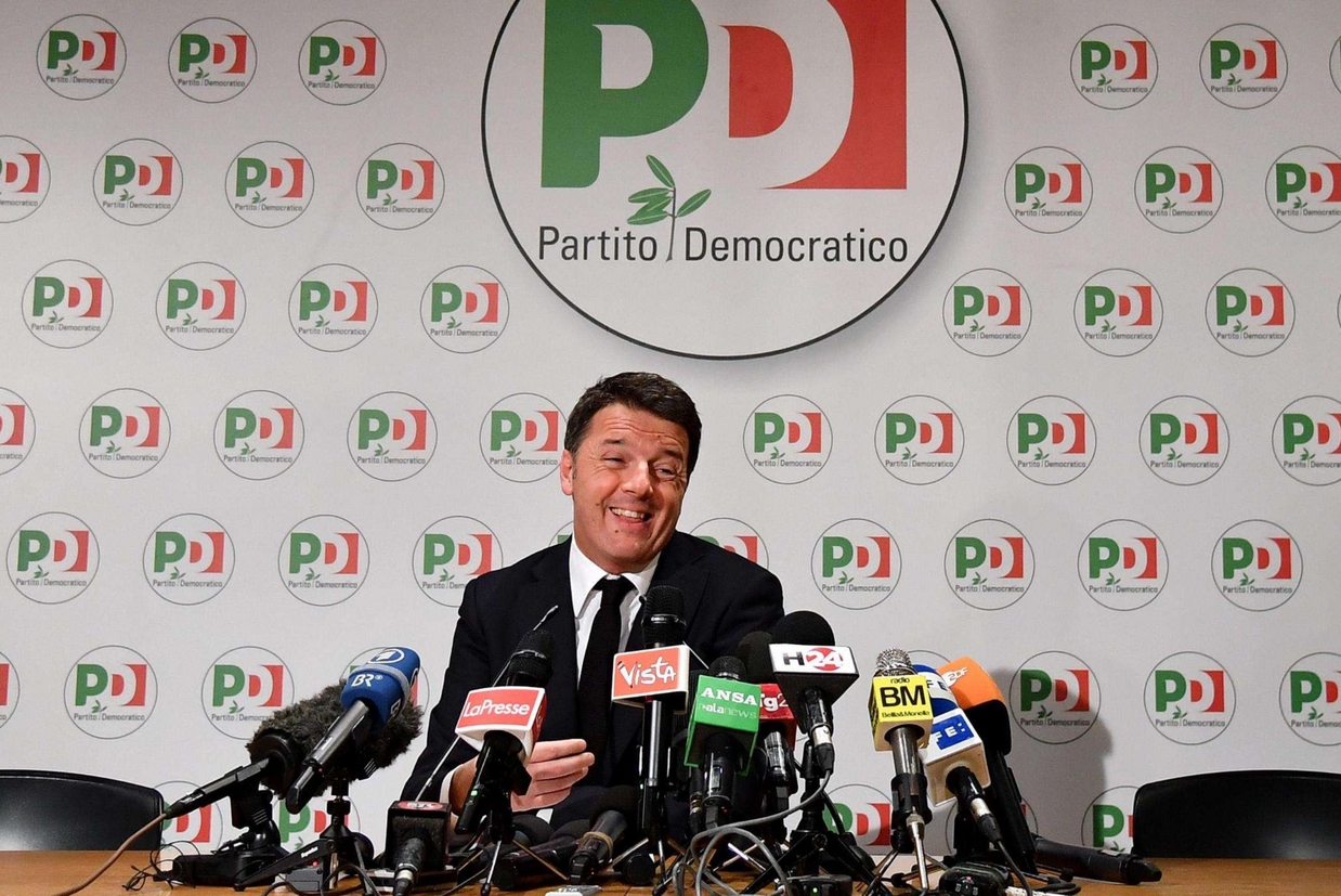 Renzi: deluso, mi dimetto. Salvini: tocca a noi. Di Maio: aperti a tutti