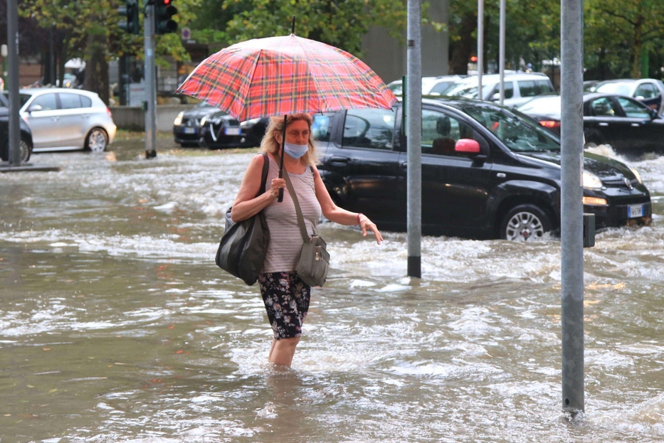 Bomba D'acqua Su Milano. "In Mezz'ora Fiumi Saliti 3 Metri"