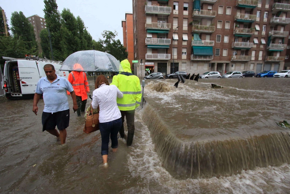 Bomba D'acqua Su Milano. "In Mezz'ora Fiumi Saliti 3 Metri"