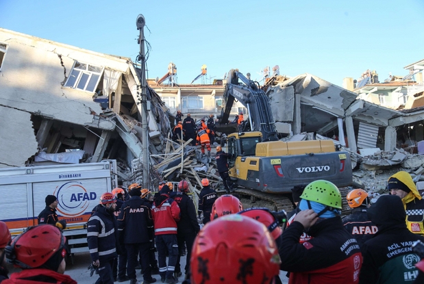 Terremoto Devasta L'Anatolia, Decine Le Vittime