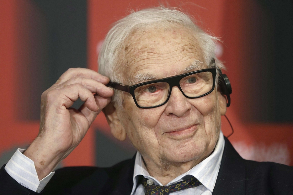 Addio allo stilista Pierre Cardin