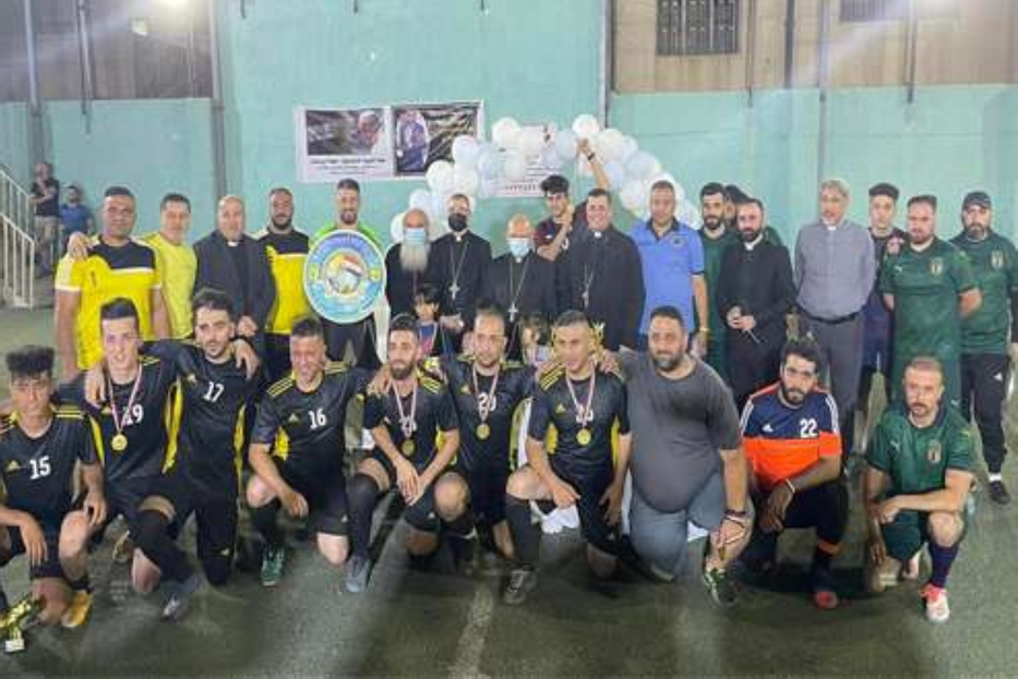 La squadra vincitrice del torneo di calcio fra le parrocchie di Baghdad